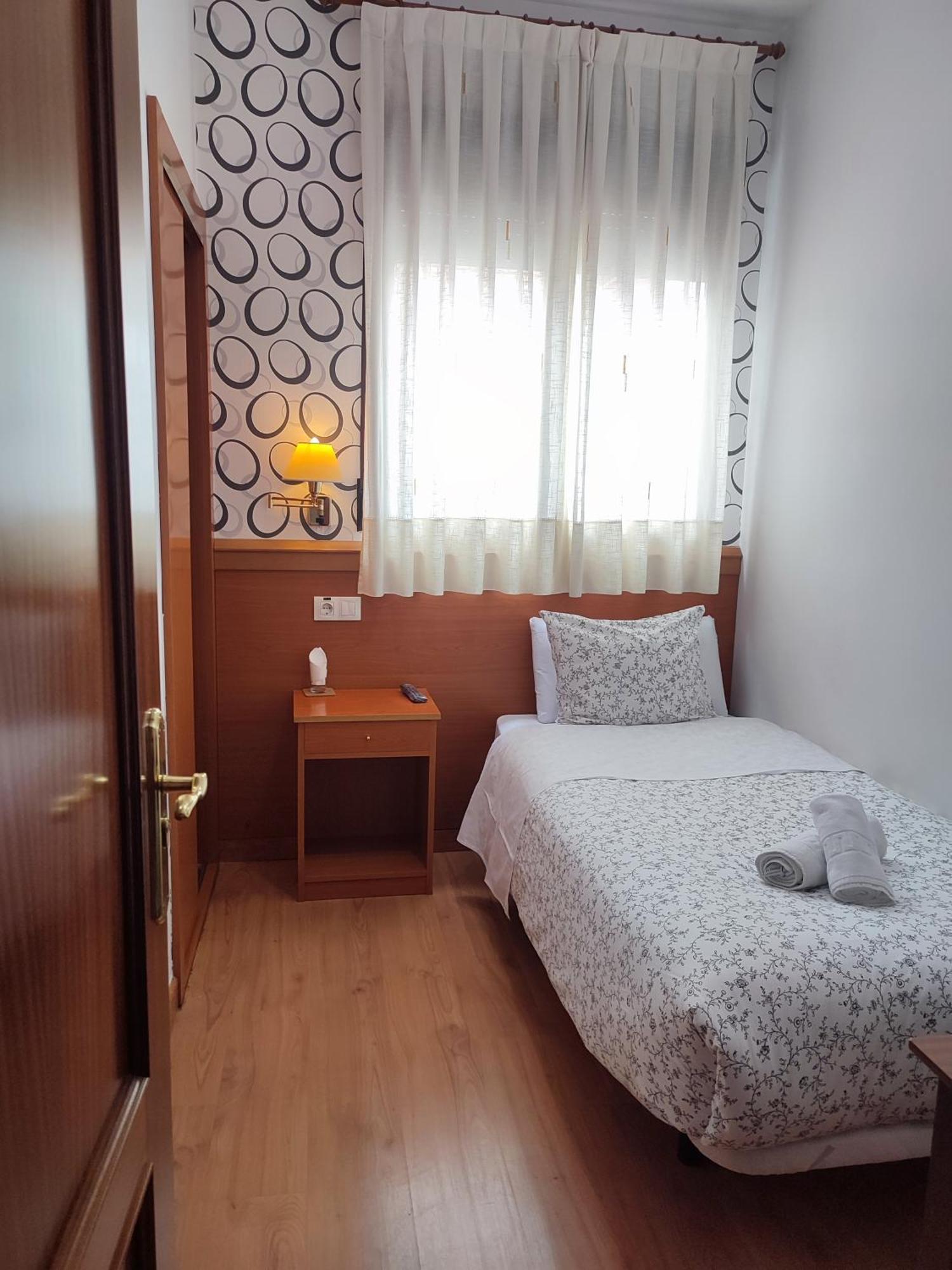 Hostal Salome Мадрид Екстер'єр фото